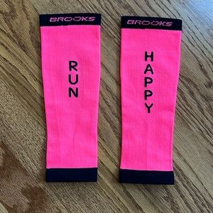 NEW Brooks Compression Calf Sleeves
